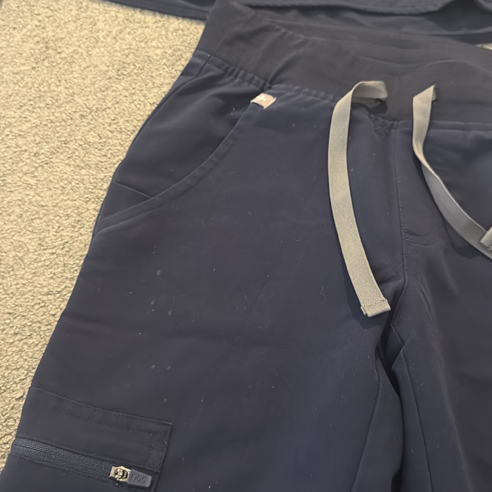 3 Sets of Figs Scrub Pants in Purple, khaki and Navy, all sized XXS - Picture 7 of 7